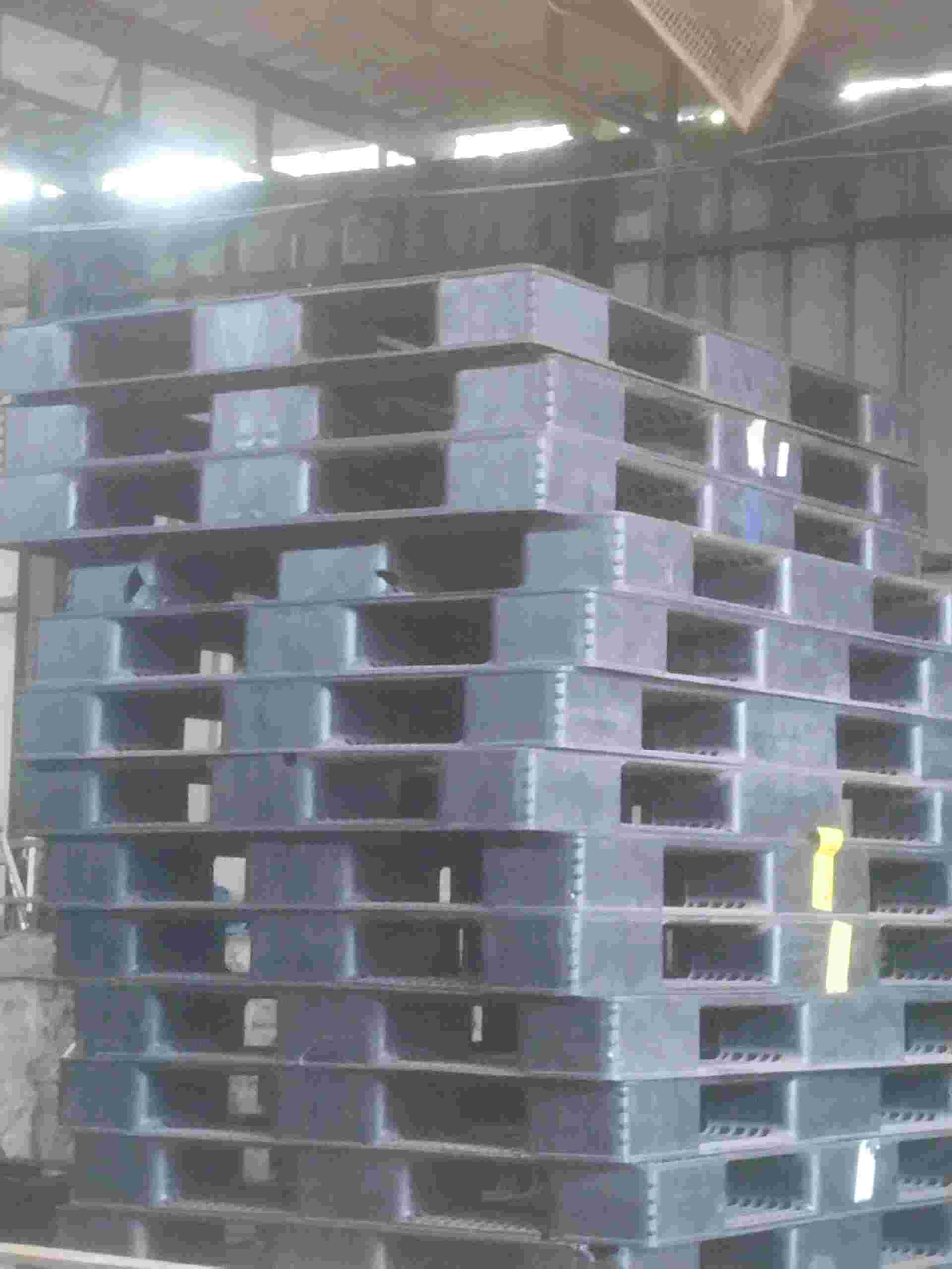 1 P.P PLASTIC PALLET GRAINDING PP Grinding Injection Molding surat gujarat india Plastic4trade