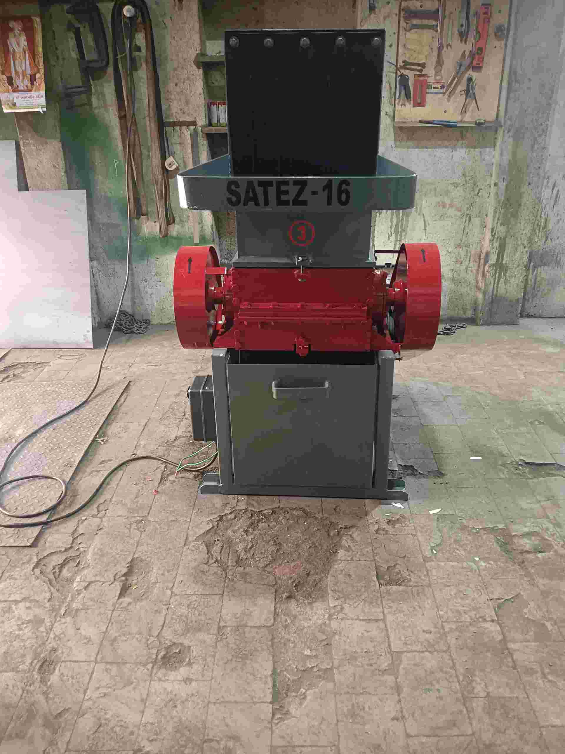 16 INCH PLASTIC CRUSHER MACHINE MACHINERY Grinding, Machine & Tools Machine & Tools rajkot gujarat india Plastic4trade