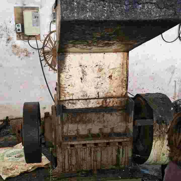18 INCH PLASTIC GRINDER MACHINE HDPE Grinding Machine & Tools morbi gujarat india Plastic4trade