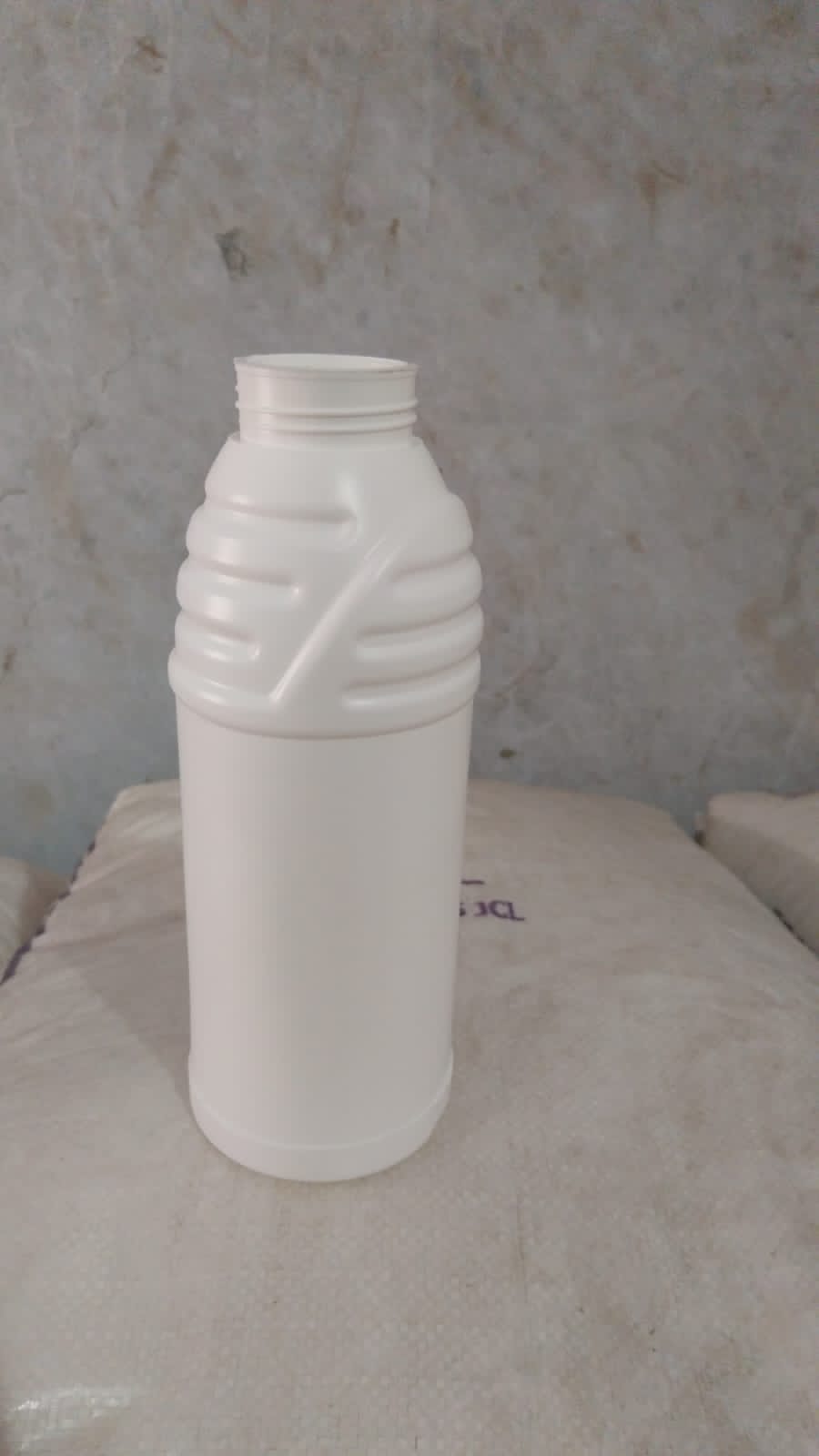 1L HDPE BOTTAL HDPE Prime/Virgin Blow ahmedabad gujarat india Plastic4trade