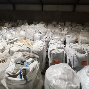 49 BIG BAGS, GRANULES WITHE POWDER, THIS IS PS (WHITE) PS Powder Injection Molding zevenbergen noord brabant nederland Plastic4trade Plastic4trade