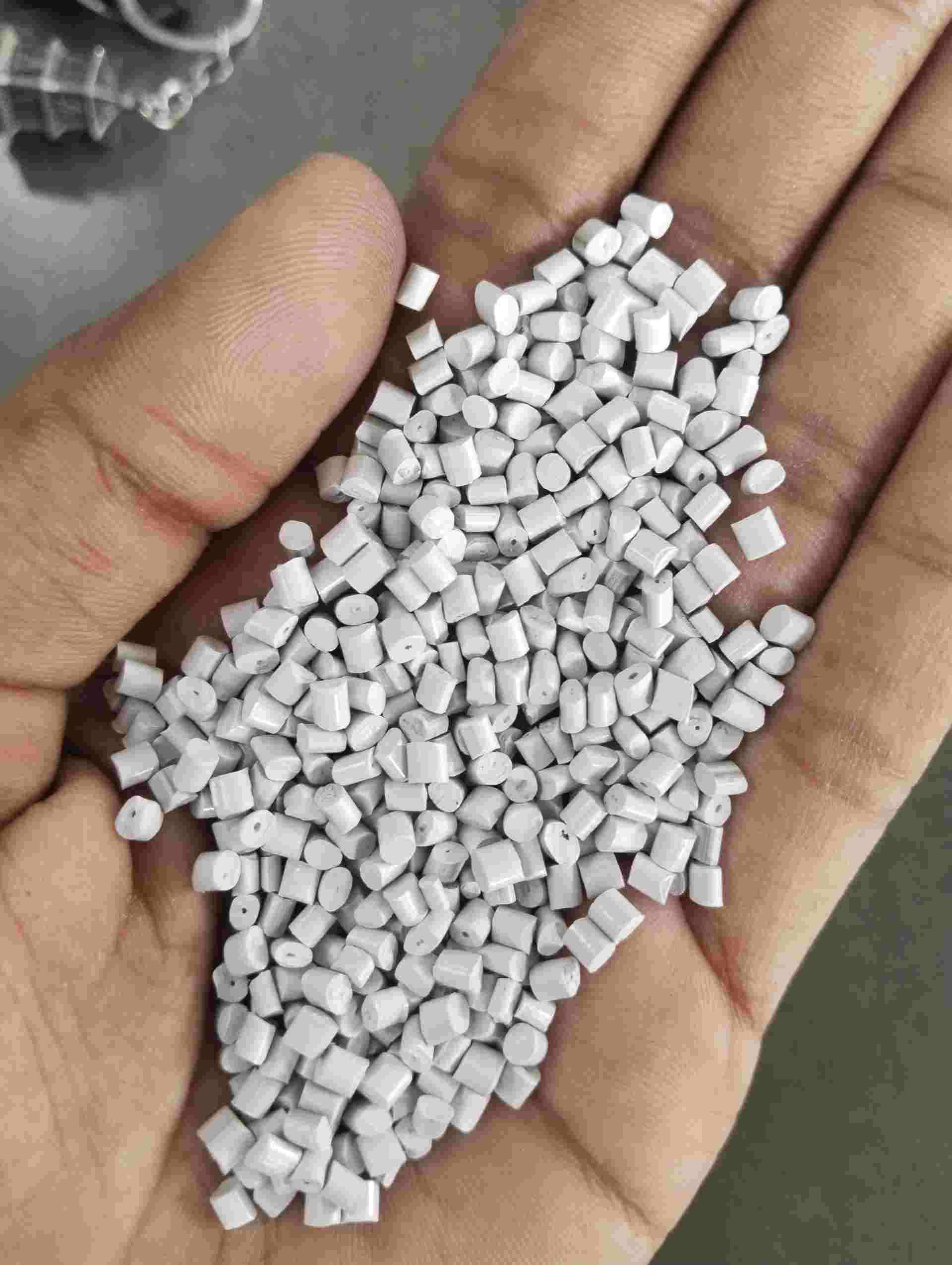 ABS  GRANULES MILKY WHITE ABS Reprocess Granule Injection Molding surat gujarat india Plastic4trade