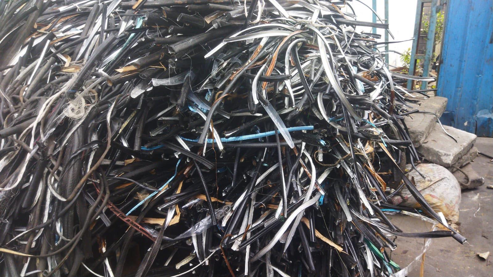 ALMUNIUM ATTACHED LDPE LDPE Scrap Pipe delhi delhi india Plastic4trade