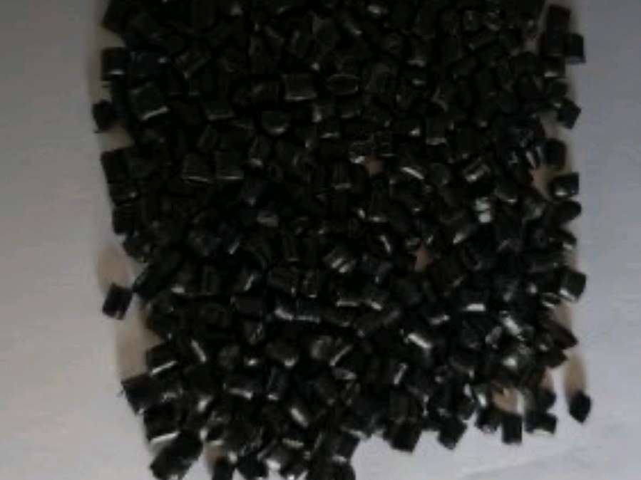 BLACK & COLOUR MASTER BATCH PP Flakes Injection Molding aligarh uttar pradesh india Plastic4trade