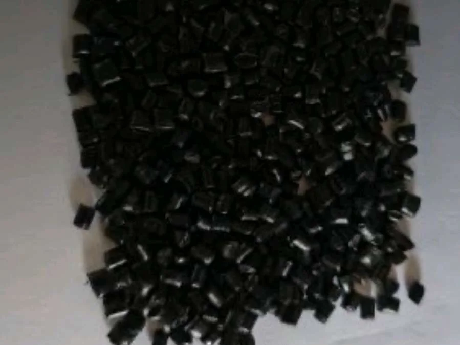 BLACK & COLOUR MASTER BATCH PP Flakes Injection Molding aligarh uttar pradesh india Plastic4trade