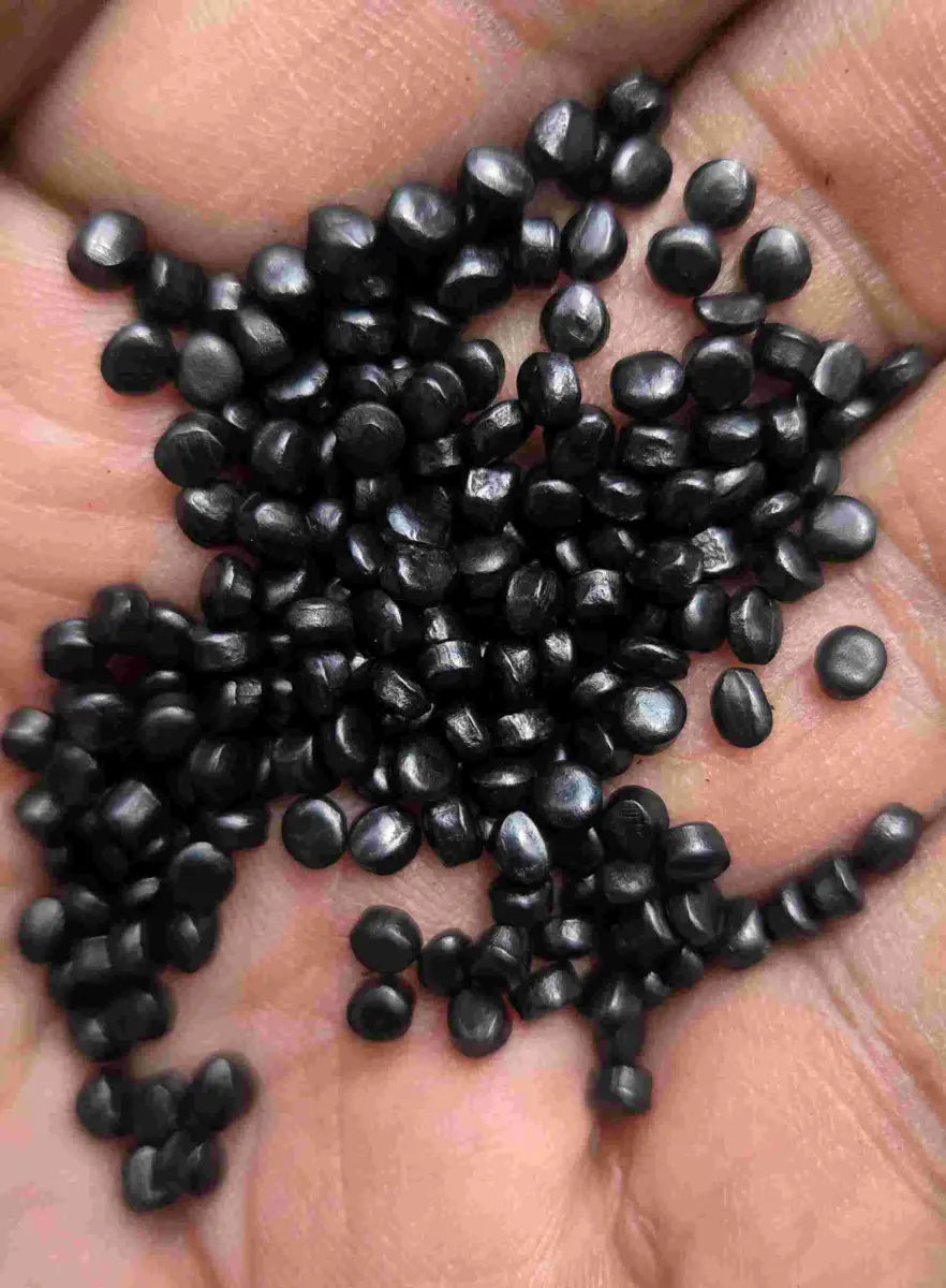 BLACK MASTERBATCH MASTERBATCH Masterbatch Injection Molding Film Grade Pipe kolkata west bengal india Plastic4trade