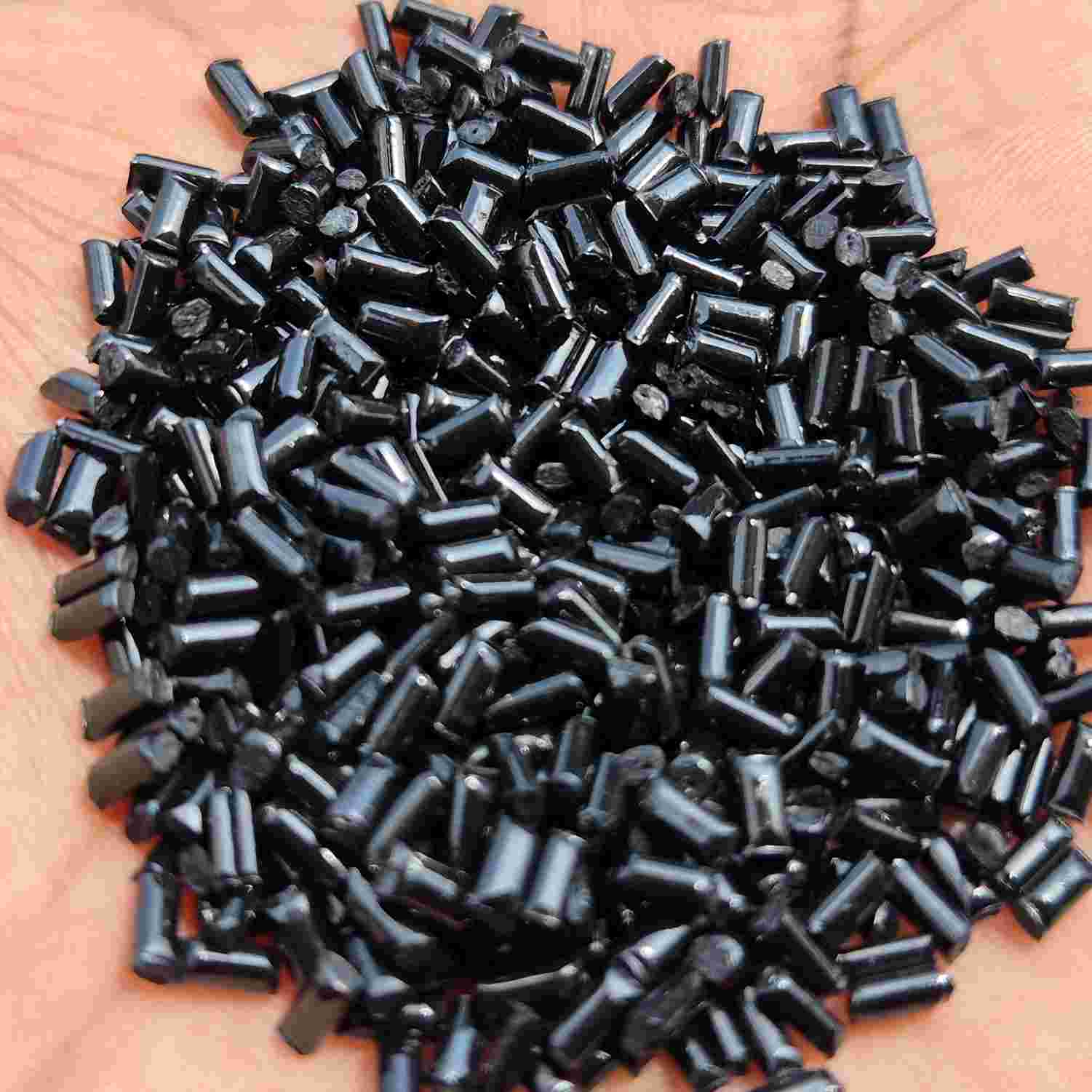 BLACK  POLYCARBONATE GRANULES PC Reprocess Granule Injection Molding delhi delhi india Plastic4trade