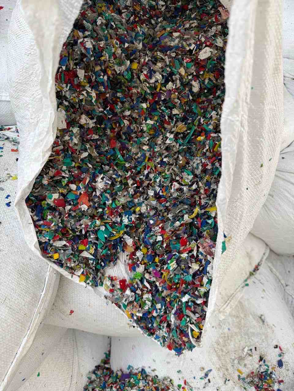 BLOW MOLDING HDPE BOTTLE CAP GRINDING HDPE Grinding, Scrap Blow Mix Scrap bhilwara rajasthan india Plastic4trade