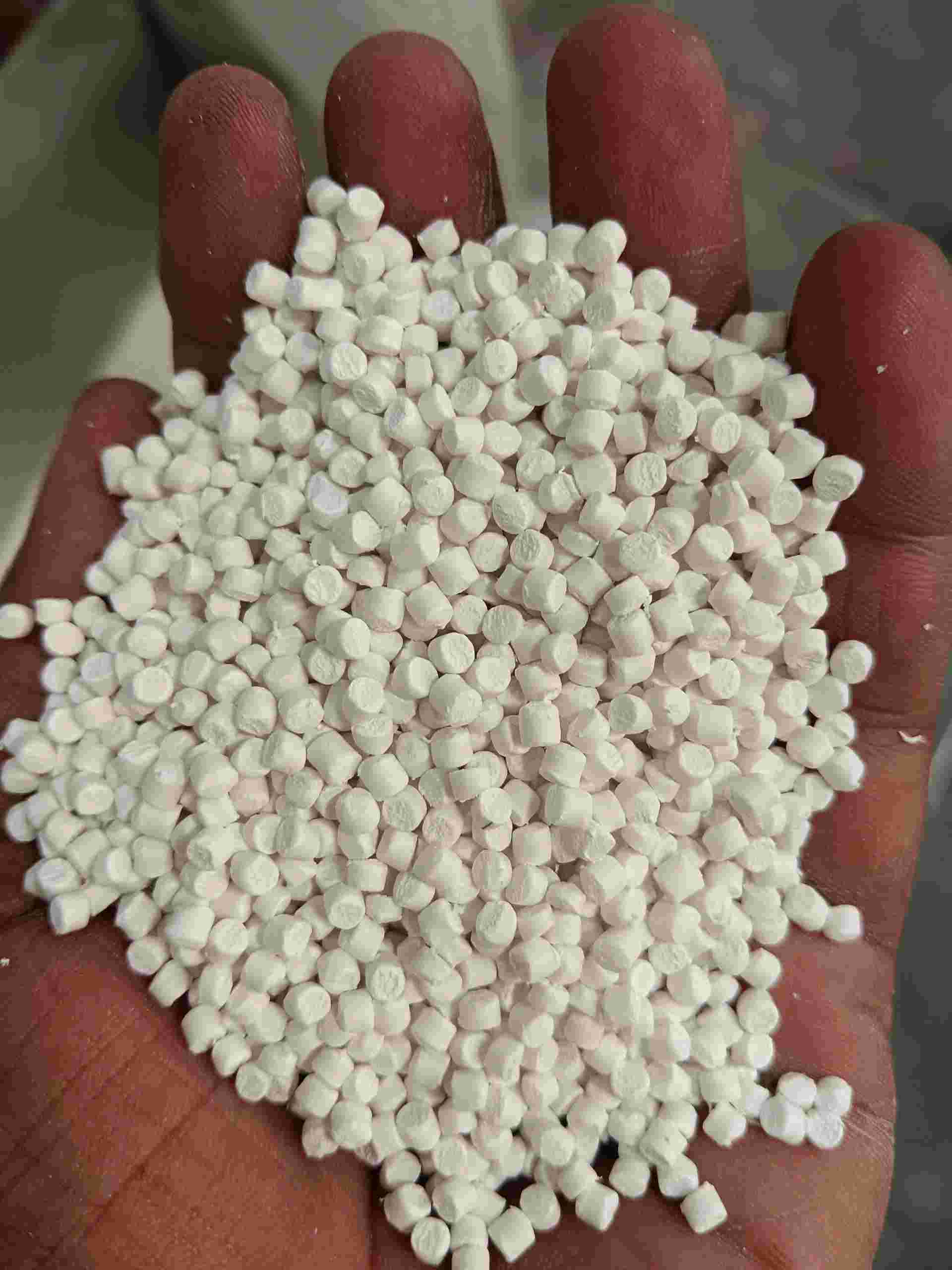 FILLER VIETNAM FILLER Masterbatch Blow Extrusion Film Grade delhi delhi india Plastic4trade