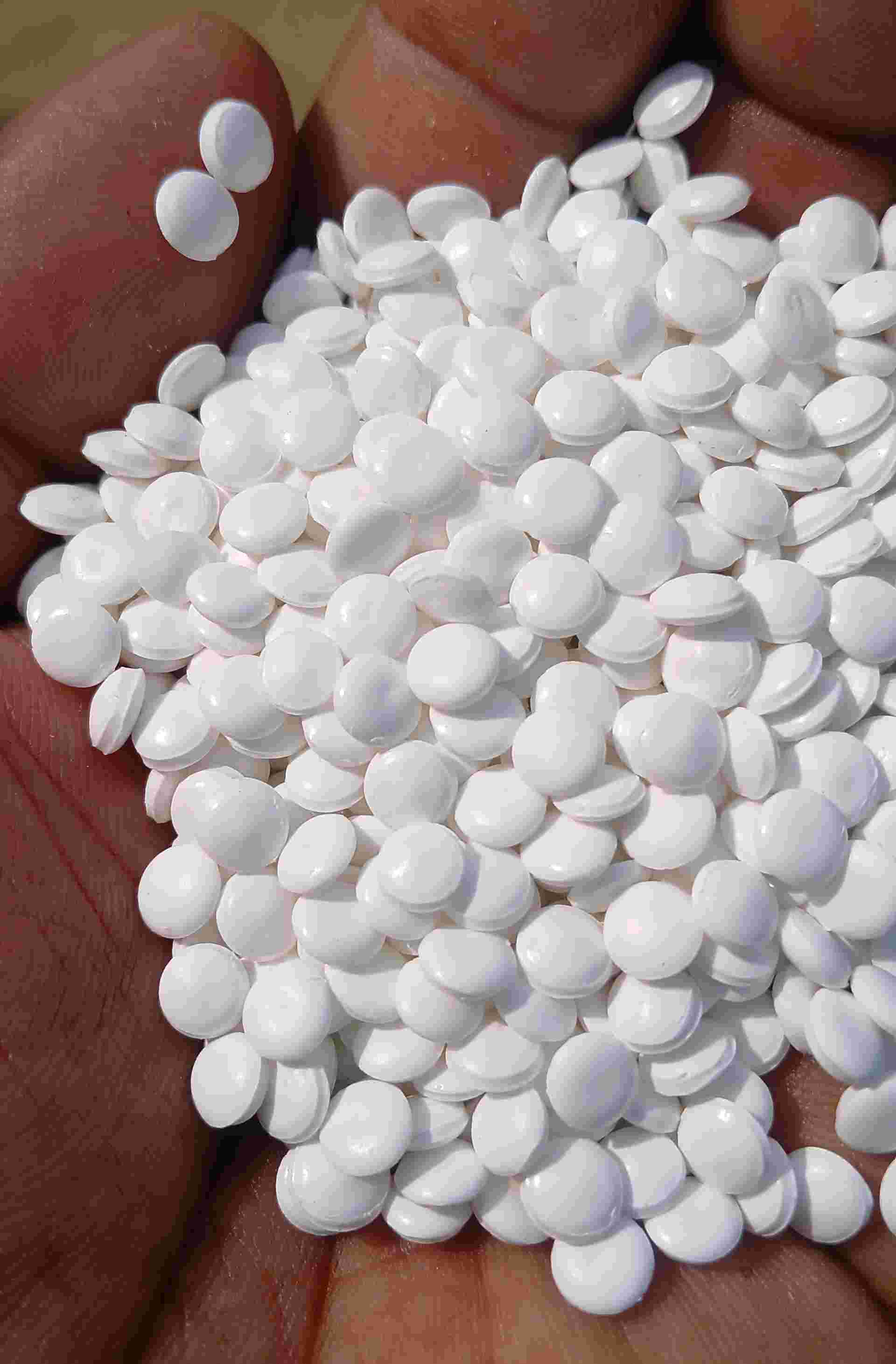 H.D HDPE Grinding Lumps Scrap Blow Extrusion Pipe ahilyanagar maharashtra india Plastic4trade