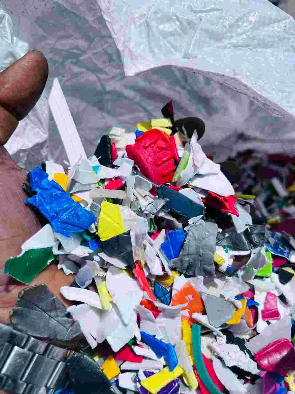 HDPE  1-10 L MIX GRANDING HDPE Grinding Blow sharjah sharjah united arab emirates Plastic4trade