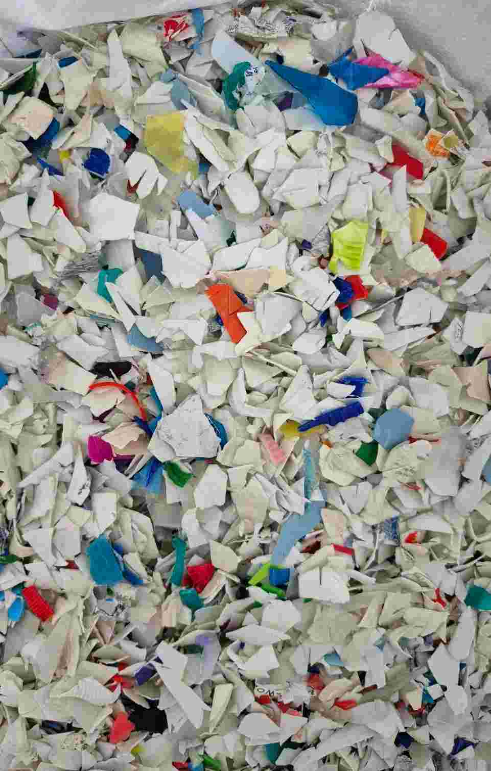 HDPE  1-10 L MIX GRANDING HDPE Grinding Mix Scrap surat gujarat india Plastic4trade