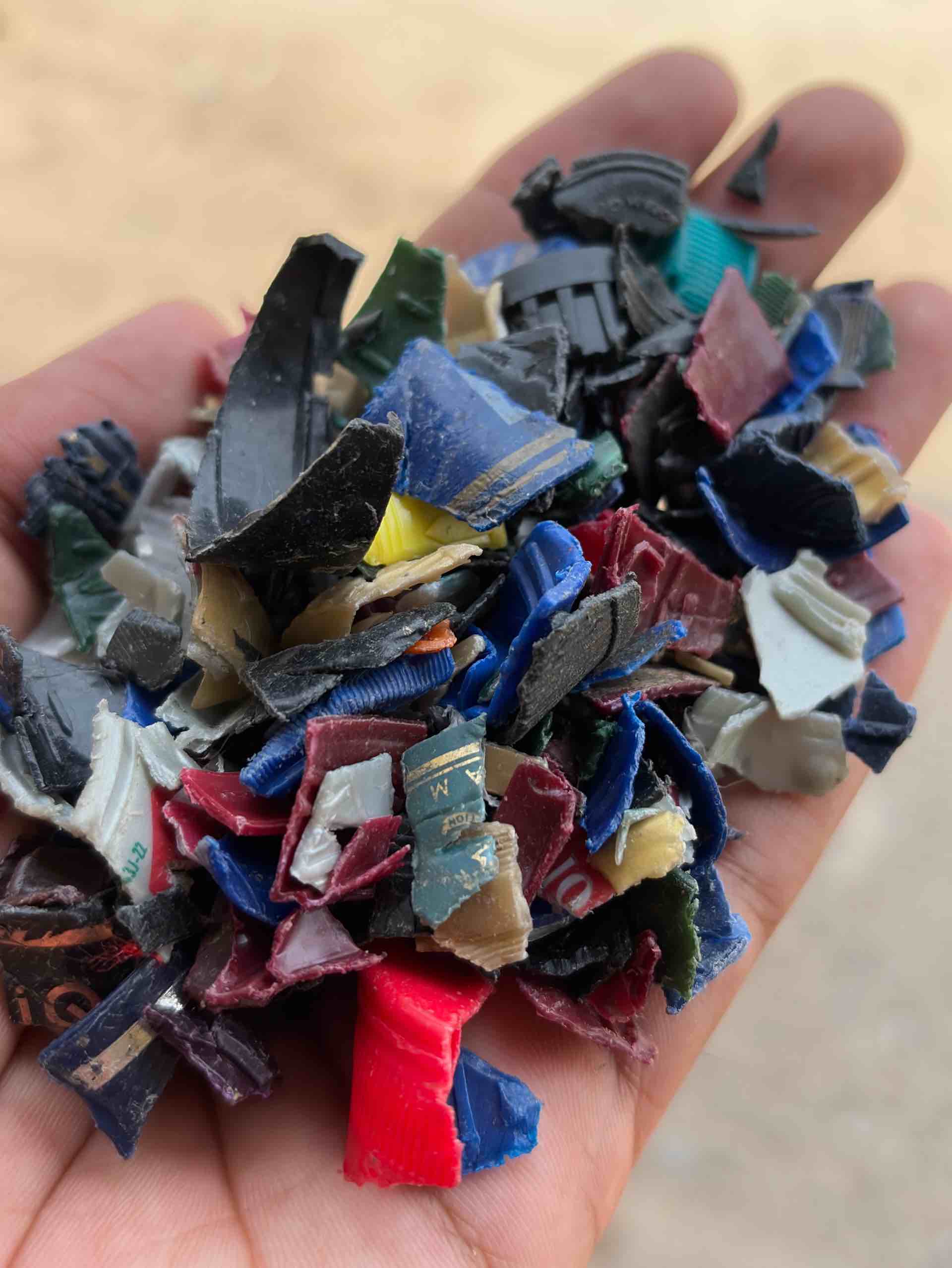 HDPE BOTTLE CAP SCRAP HDPE Grinding Injection Molding delhi division delhi india Plastic4trade