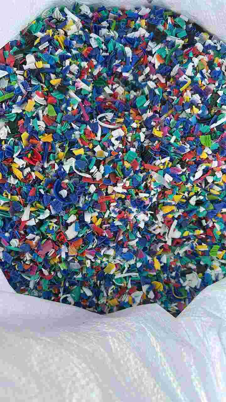 HDPE CAP GRINDING SCRAP WASHED HDPE Grinding RAFFIA pipodara gujarat india Plastic4trade