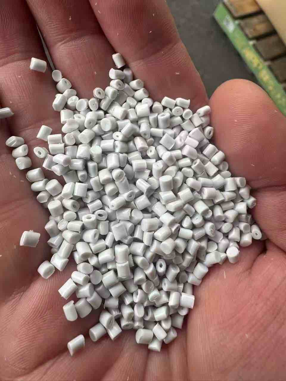 HDPE GRANULES FROM BUCKET HDPE Reprocess Granule Injection Molding matsudo chiba japan Plastic4trade