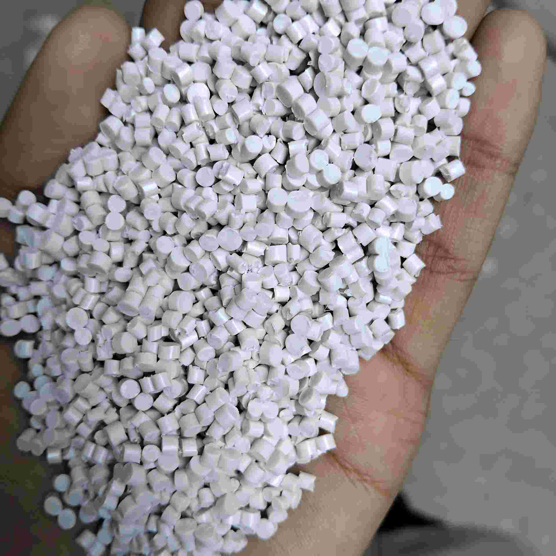 HIPS GRANULES HIPS Reprocess Granule Injection Molding delhi division delhi india Plastic4trade