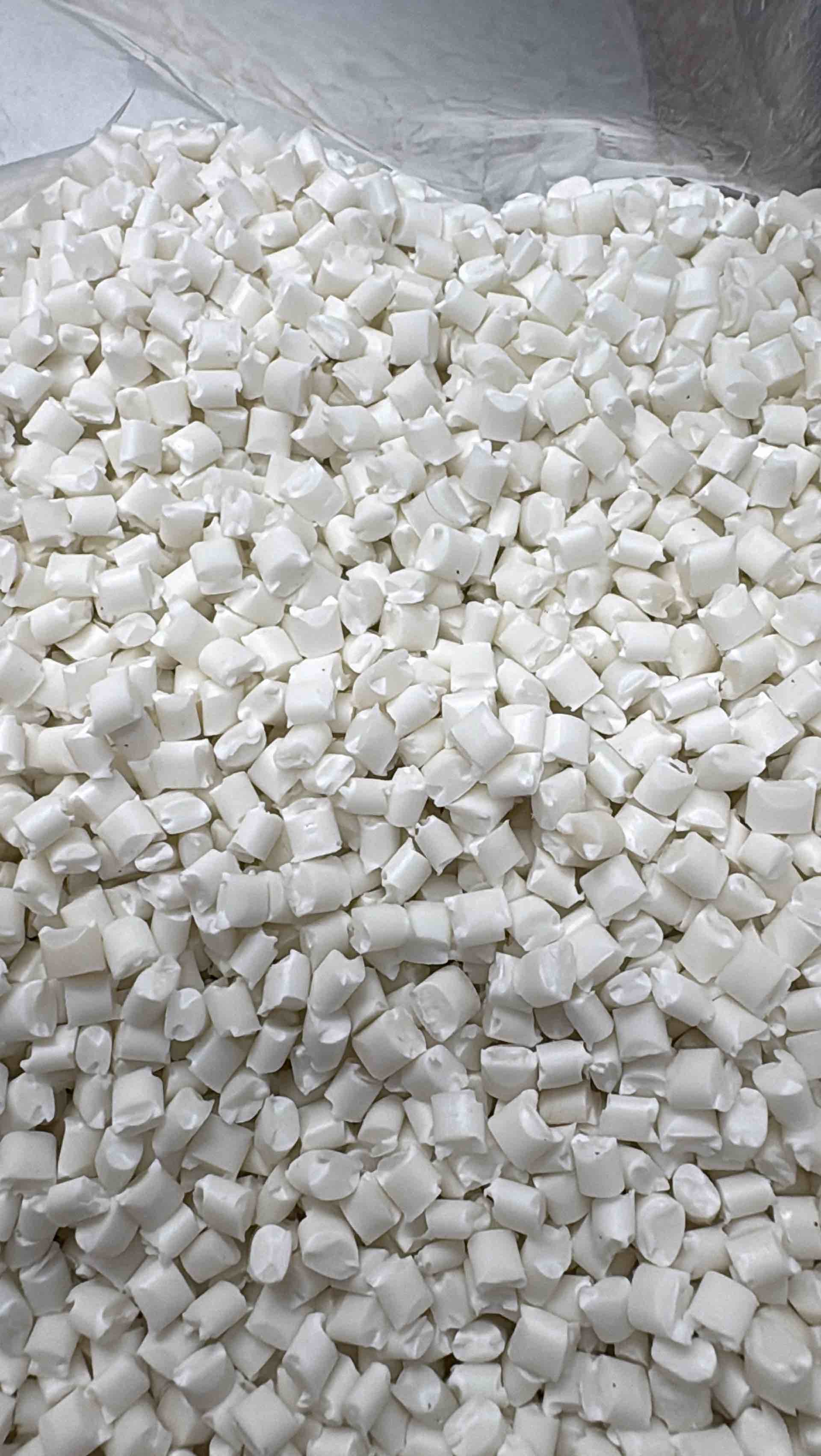 HIPS WHITE RECYCLING GRANULE HIPS Reprocess Granule Injection Molding delhi division delhi india Plastic4trade