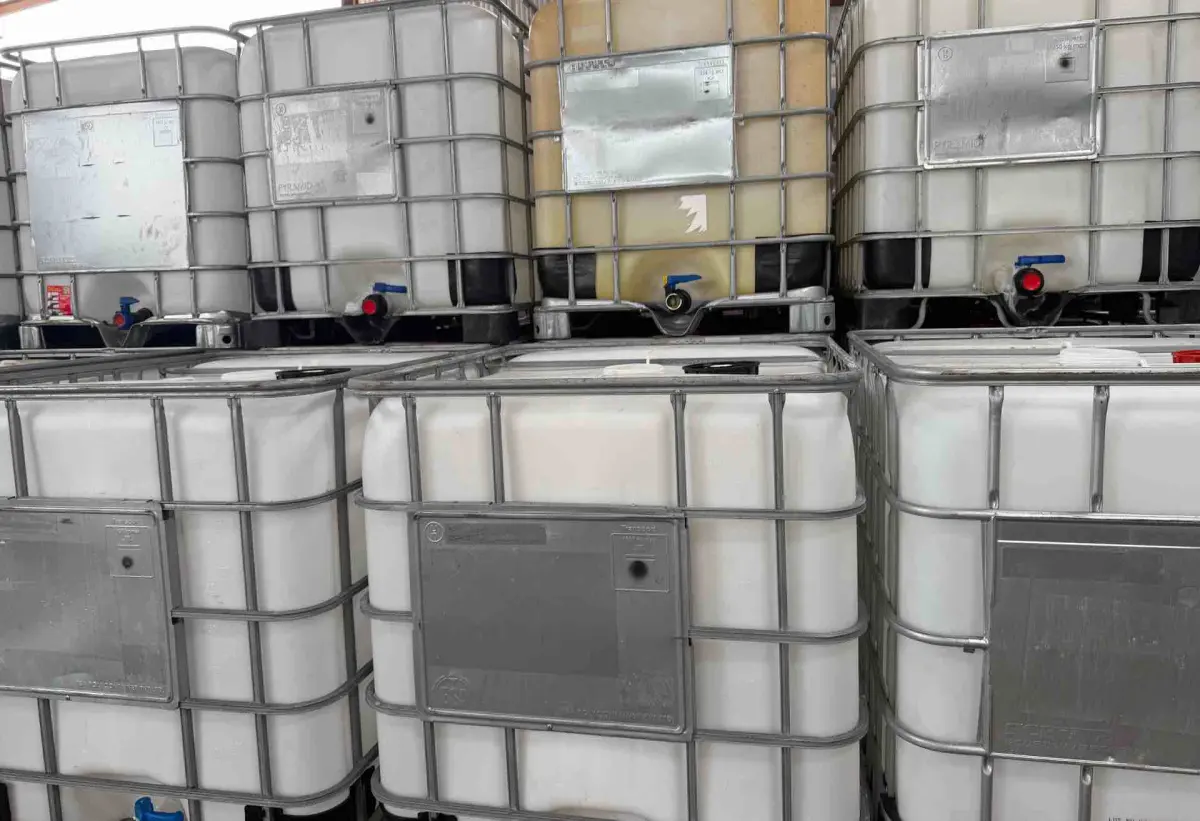 IBC PLASTIC TANK 1000L HDPE Finish Goods Blow ankleshwar gujarat india Plastic4trade