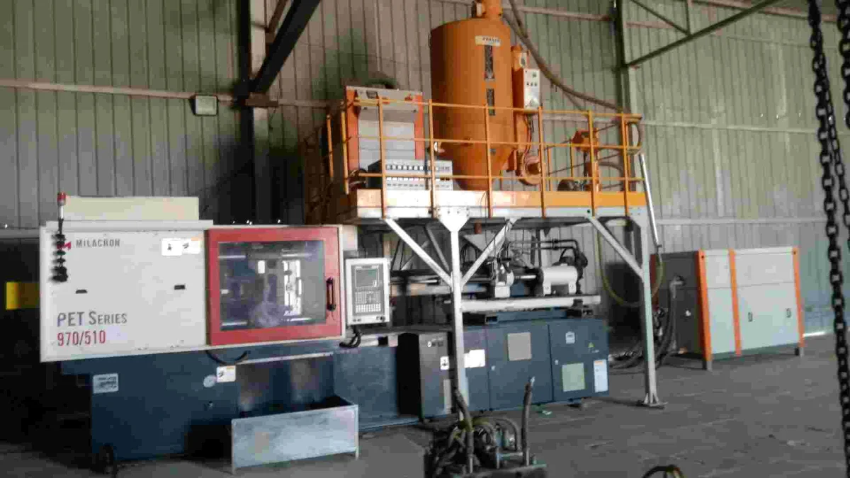 INJECTION MOLDING MACHINE MACHINERY Plastic4trade