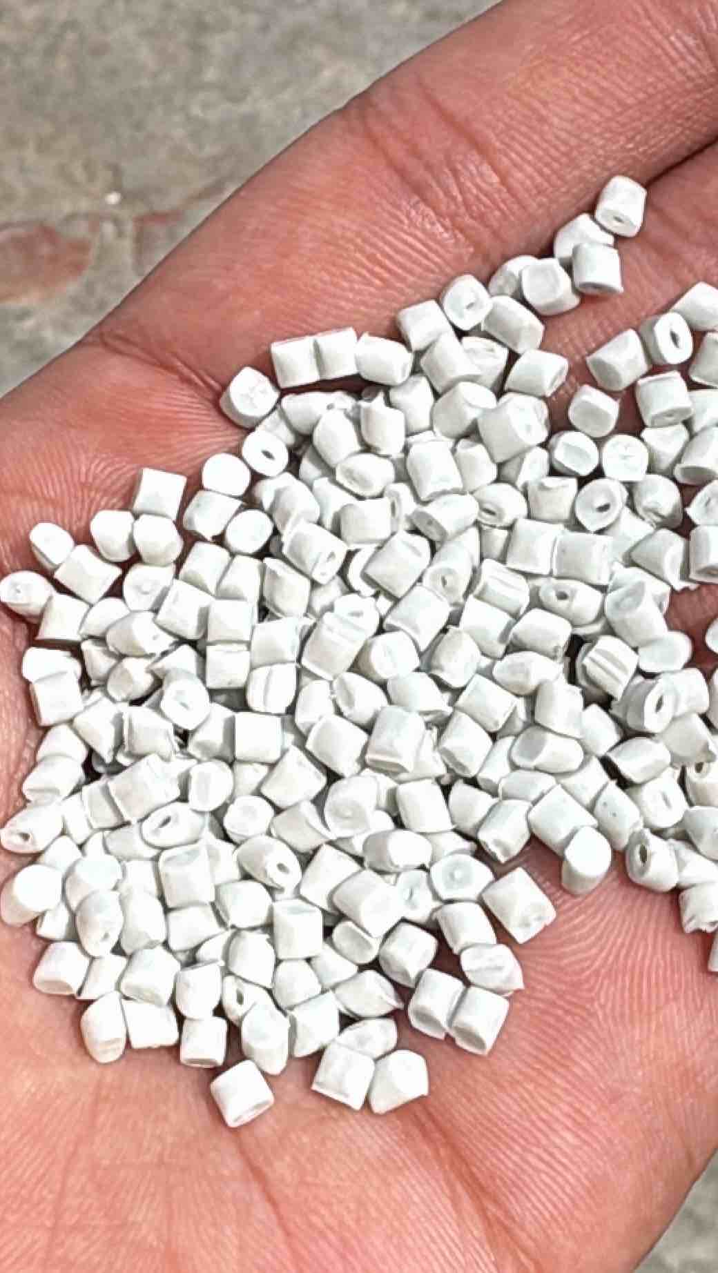 WHITE KASHMIRI HDPE GRANULE HDPE Finish Goods Blow Pipe dhanaula punjab india Plastic4trade