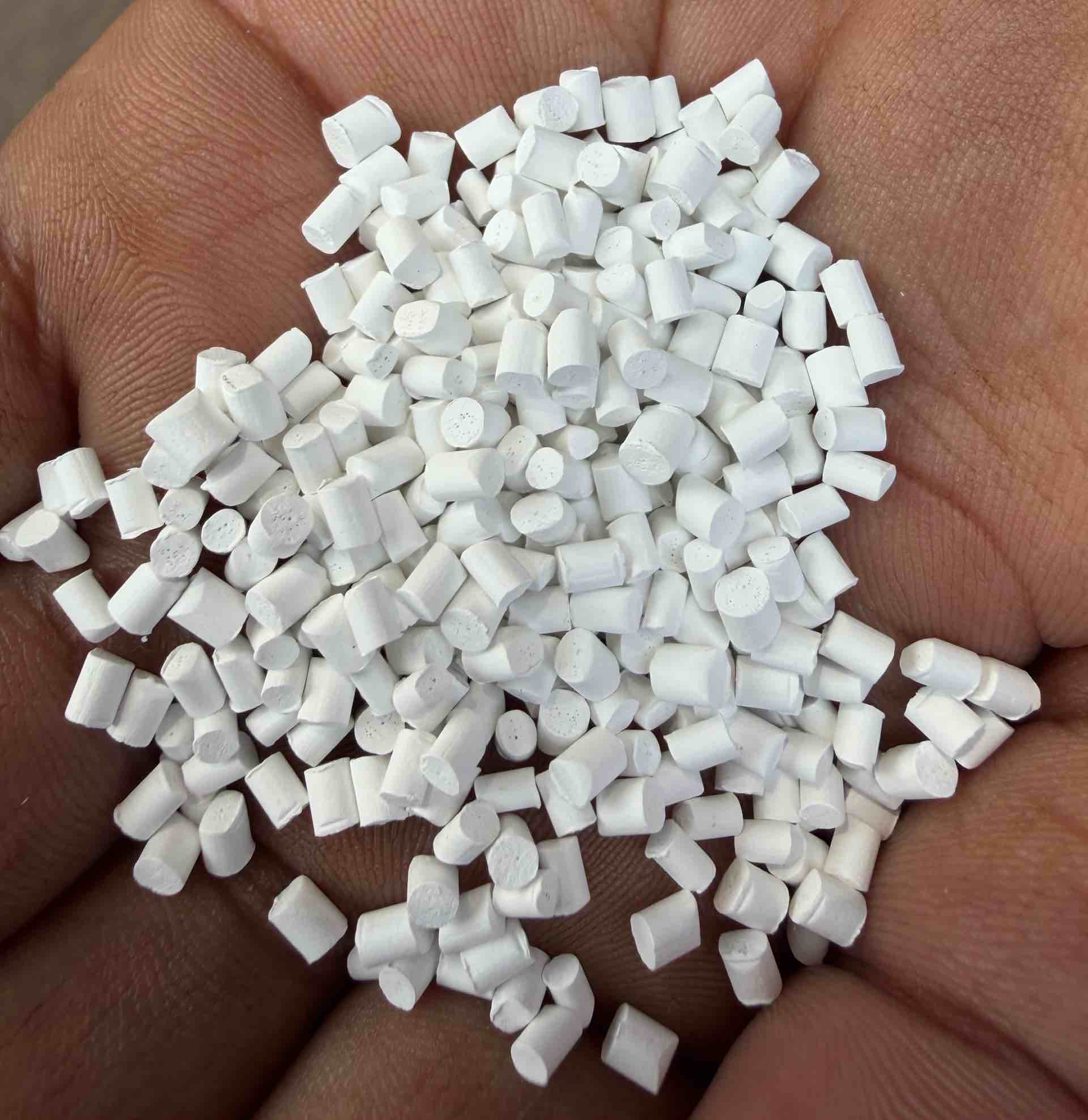 MASTER BACH LLDPE Masterbatch Blow Injection Molding Film Grade ahmedabad gujarat india Plastic4trade