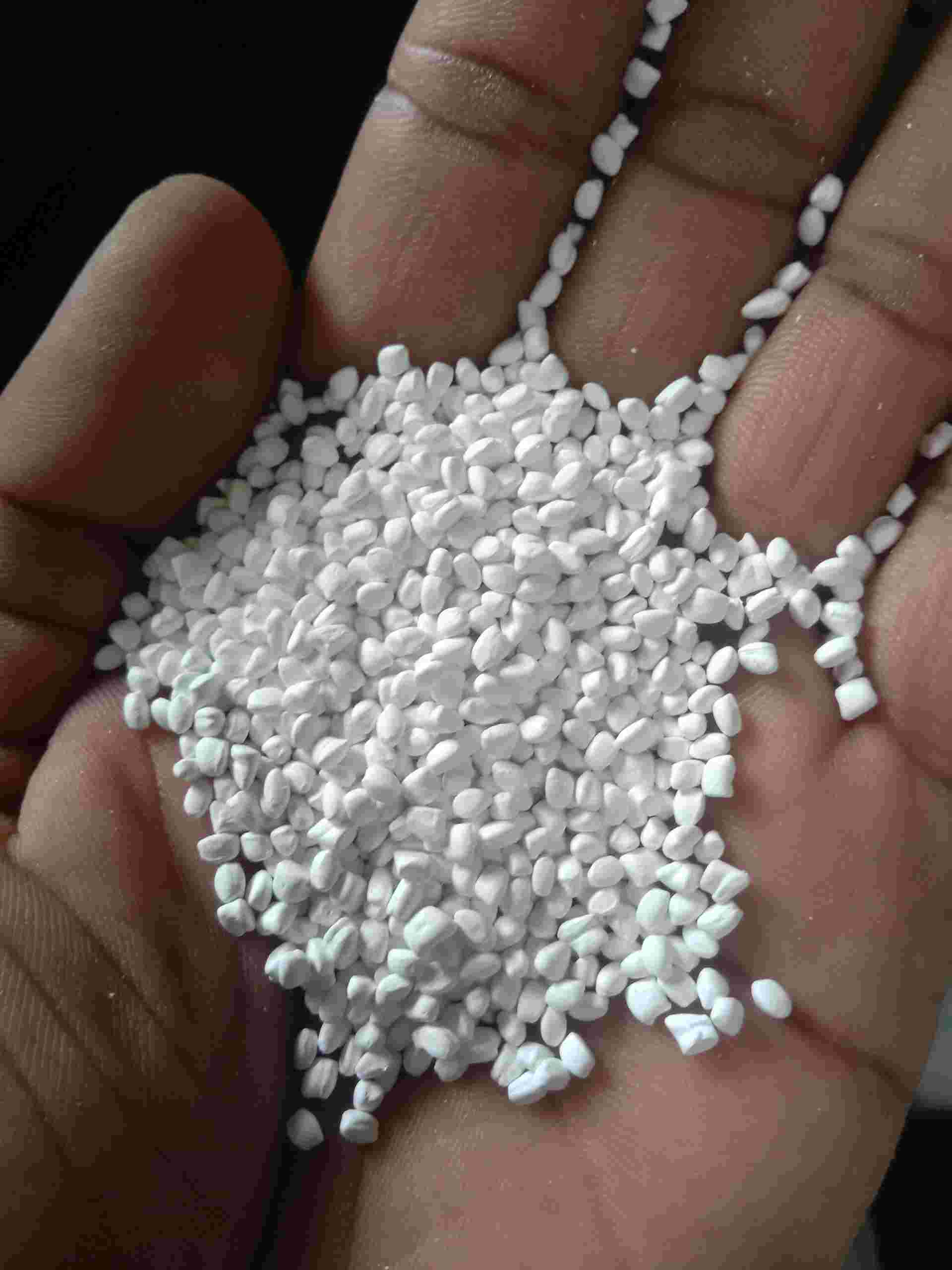 MILKY MASTERBATE PP Reprocess Granule Injection Molding vapi gujarat india Plastic4trade Plastic4trade