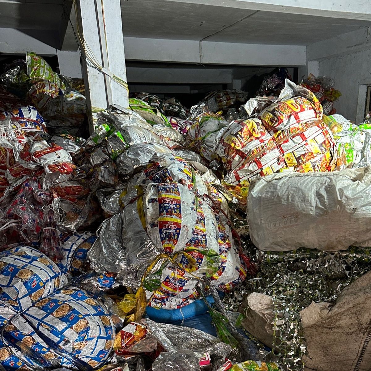 MIXED ROLLED POLYESTER PRINTED FILM SCRAP POLYESTER Scrap Mix Scrap akola maharashtra india Plastic4trade