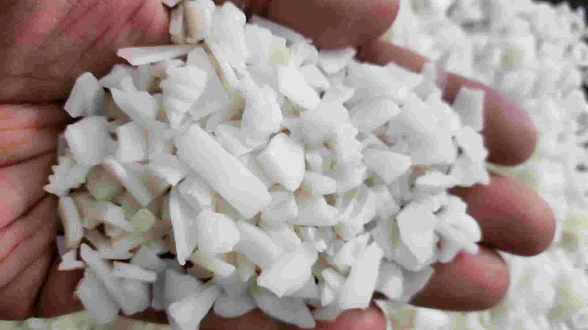 NATURAL POM POM Grinding Injection Molding chittagong chittagong division bangladesh Plastic4trade