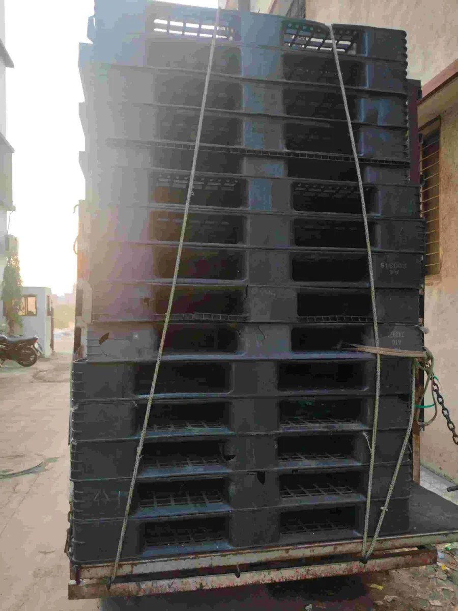 P.P PALLET FIRST PP Scrap Injection Molding surat gujarat india Plastic4trade