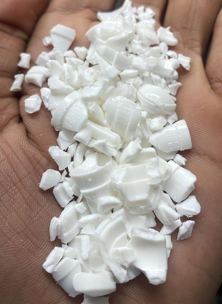 PBT (POLYBUTYLENE TEREPHTHALATE) PBT Grinding Injection Molding vadodara gujarat india Plastic4trade