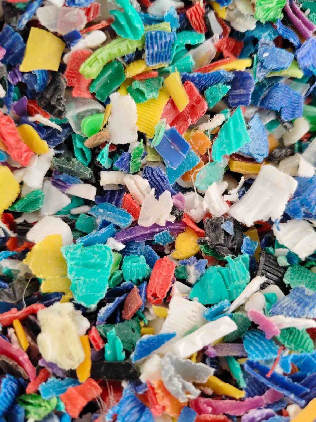PET BOTTEL CAP HDPE Grinding Scrap Injection Molding Film Grade RAFFIA surat gujarat india Plastic4trade
