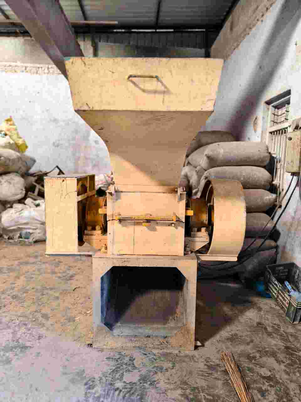 PLASTIC GRINDER MACHINE Plastic Waste Grinding Machine & Tools junagadh gujarat india Plastic4trade