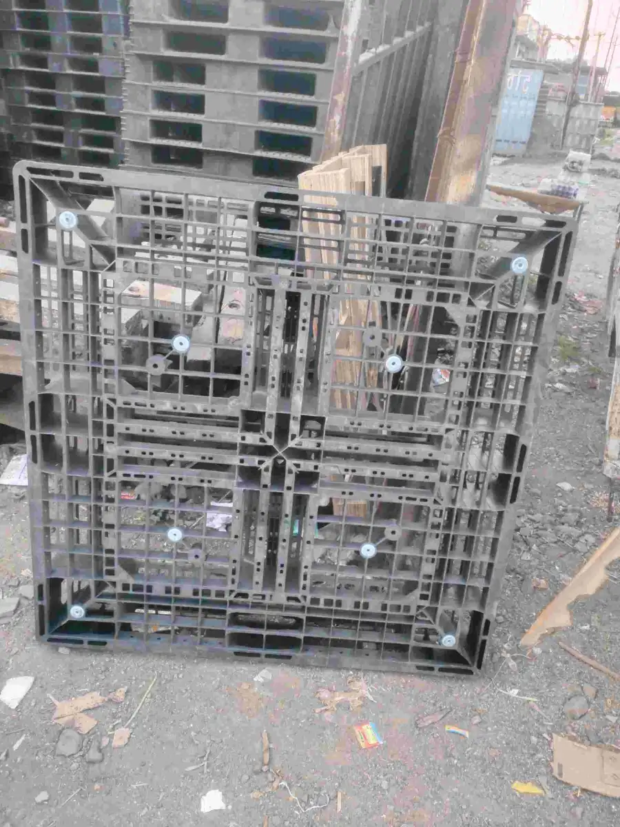 PLASTIC PALLET 1100X1100X120MM PP Scrap Roto Molding surat gujarat india Plastic4trade