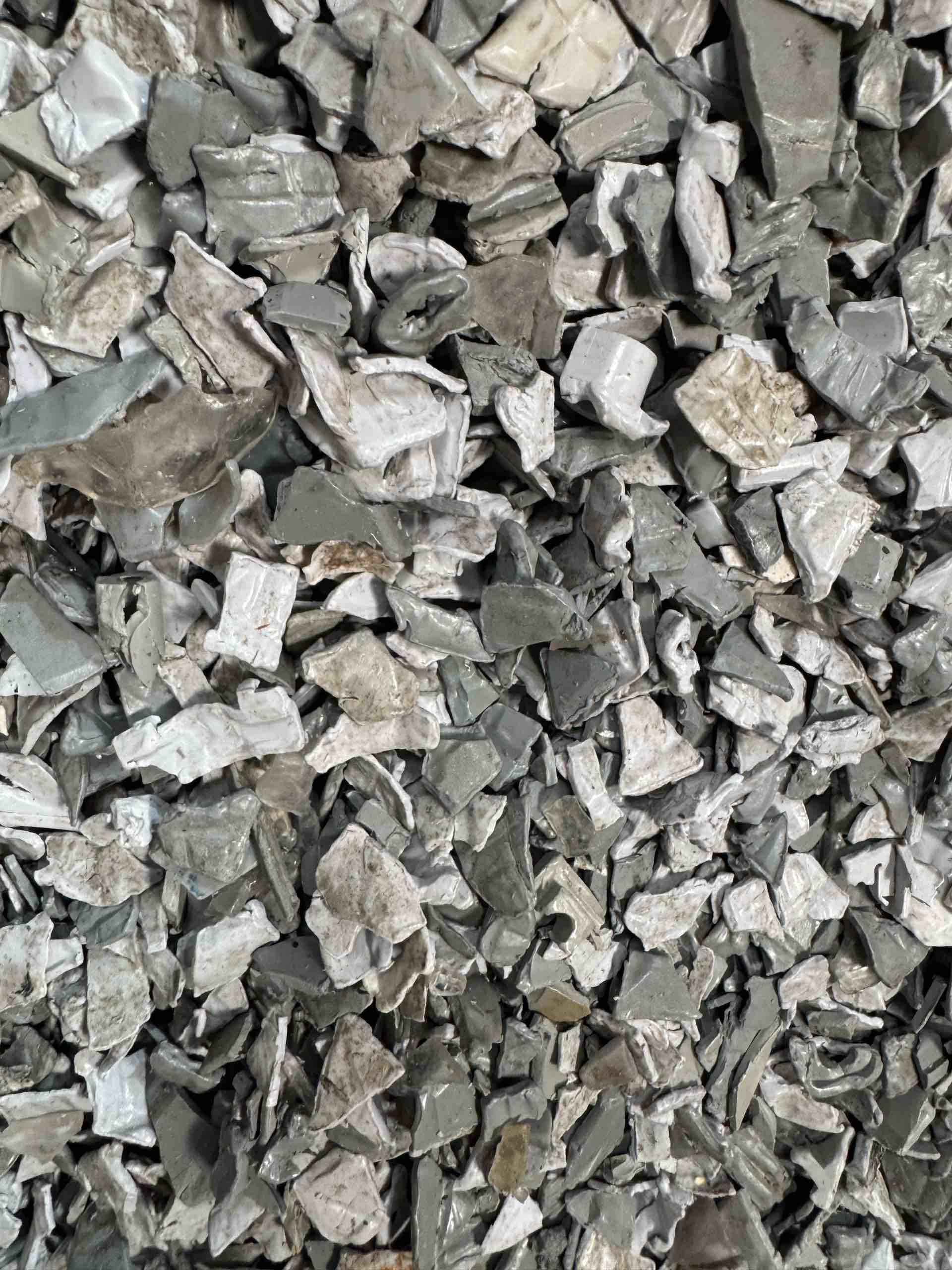 POLYCARBONATE GREY FLAKES PC Grinding Scrap Flakes Injection Molding kiranipura rajasthan india Plastic4trade