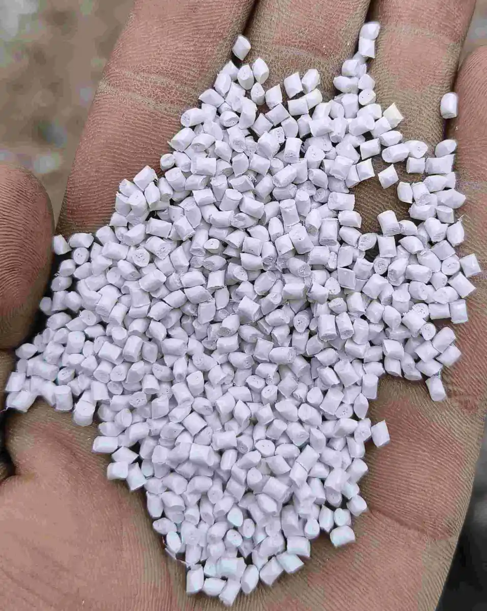 POLYCARBONATE  MILKY WHITE GRANUALS PC Reprocess Granule Injection Molding dhamatwan gujarat india Plastic4trade