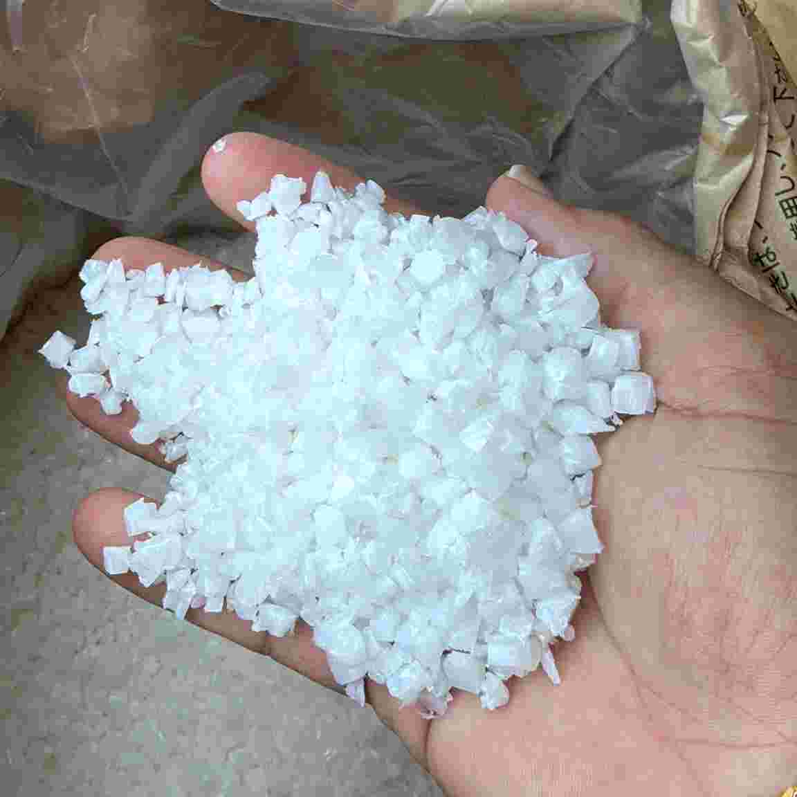 POM POM Grinding Injection Molding surat gujarat india Plastic4trade