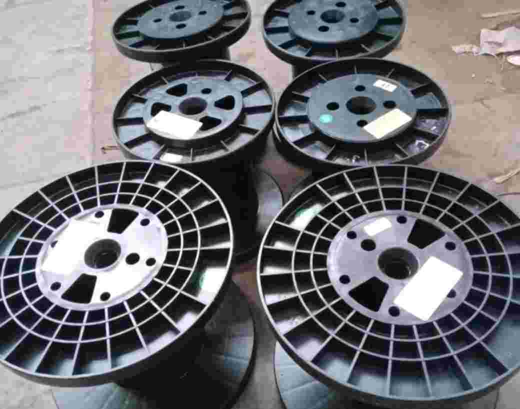 PP BLACK SPOOL / BOBBIN PP Rolls Injection Molding vadodara gujarat india Plastic4trade