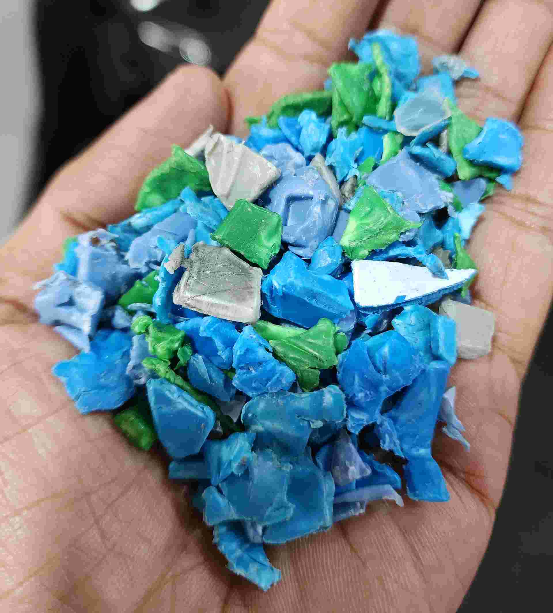 PP GRIANDING PP Grinding Scrap Flakes Injection Molding navi mumbai maharashtra india Plastic4trade