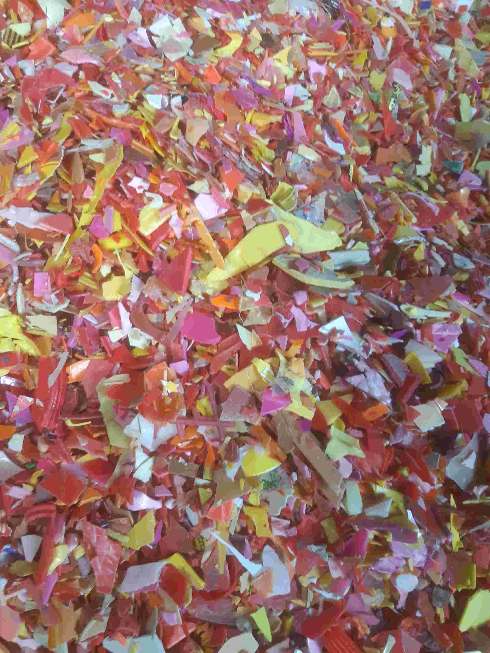 PP RED GRINDING SCRAP PP Floor Sweeping Mix Material Injection Molding vasai virar maharashtra india Plastic4trade