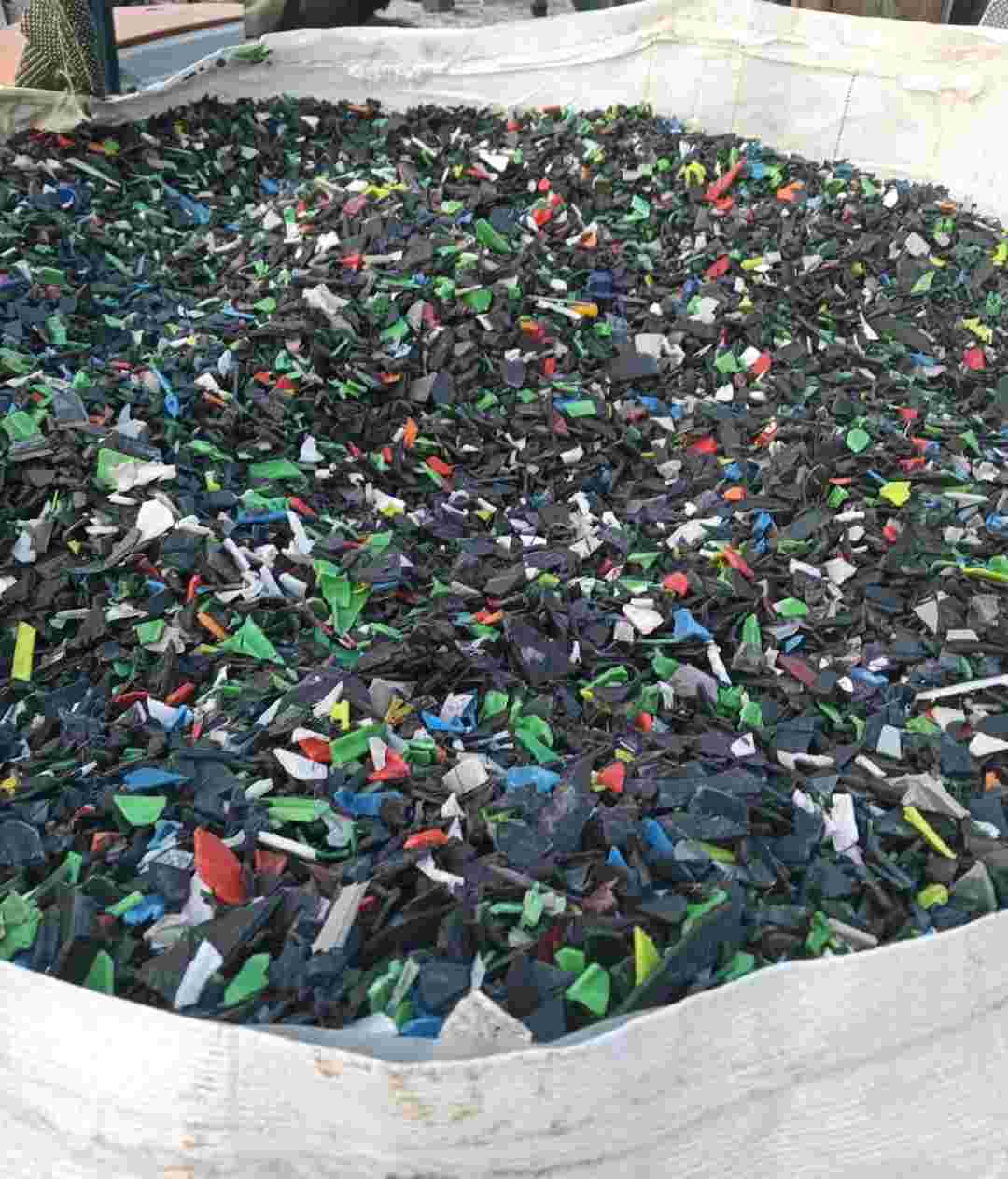 PPCP BATTERY GRINDING WASHED PPCP Grinding Injection Molding sharjah sharjah united arab emirates Plastic4trade Plastic4trade