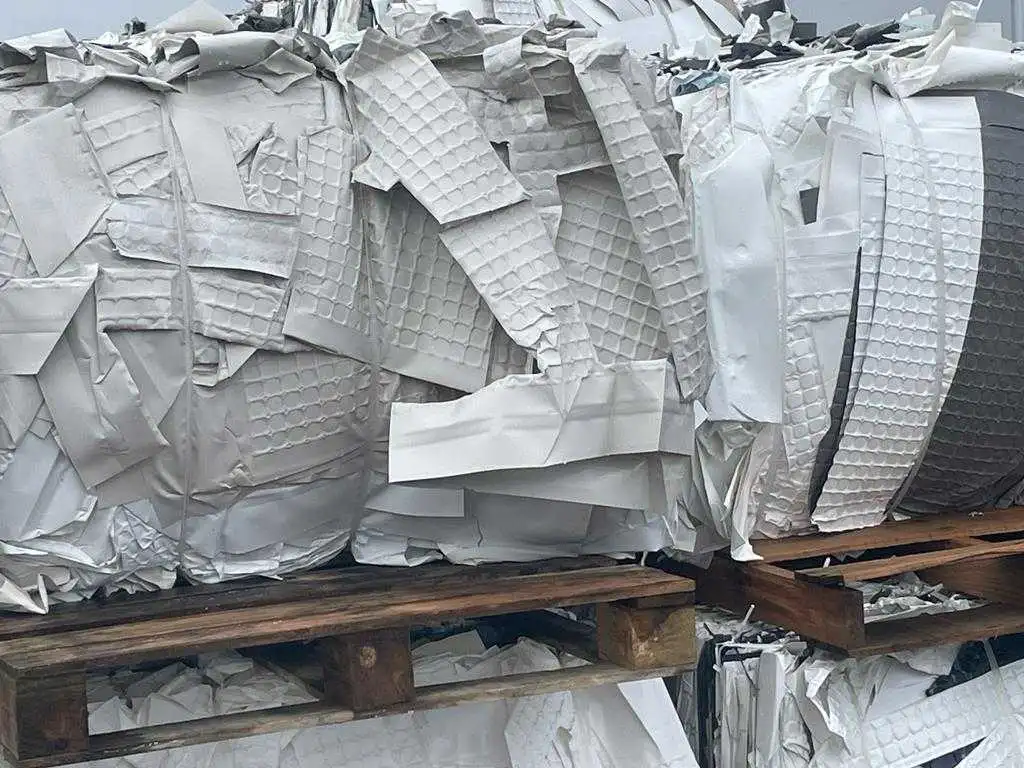 PVC POST INDUSTRIAL DECOR PVC Baled Thermoforming RAFFIA Mix Scrap vancouver british columbia canada Plastic4trade