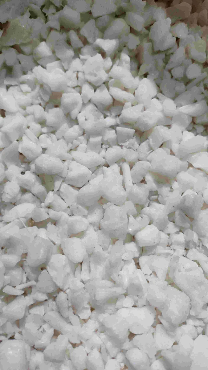 REGRIND WHITE POM POM Grinding Injection Molding chittagong chittagong division bangladesh Plastic4trade