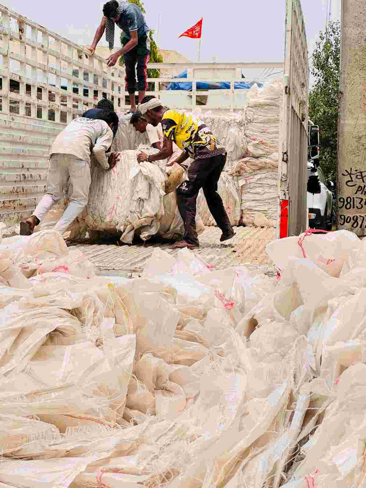 RICE EMPTY BAG CUT/TORN DAMAGE PP Scrap RAFFIA kolhapur maharashtra india Plastic4trade