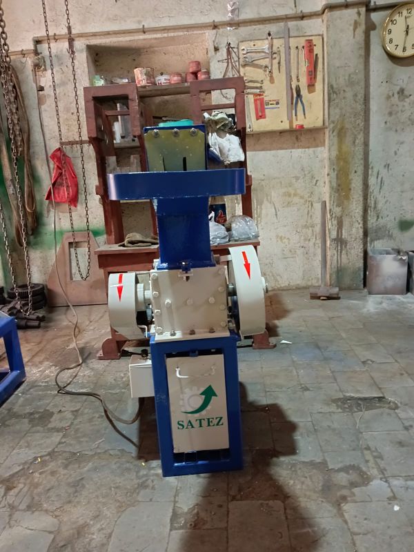 SMALL PLASTIC SCRAP GRINDER MANUFACTURER Plastic Waste Grinding Mix Scrap rajkot gujarat india Plastic4trade