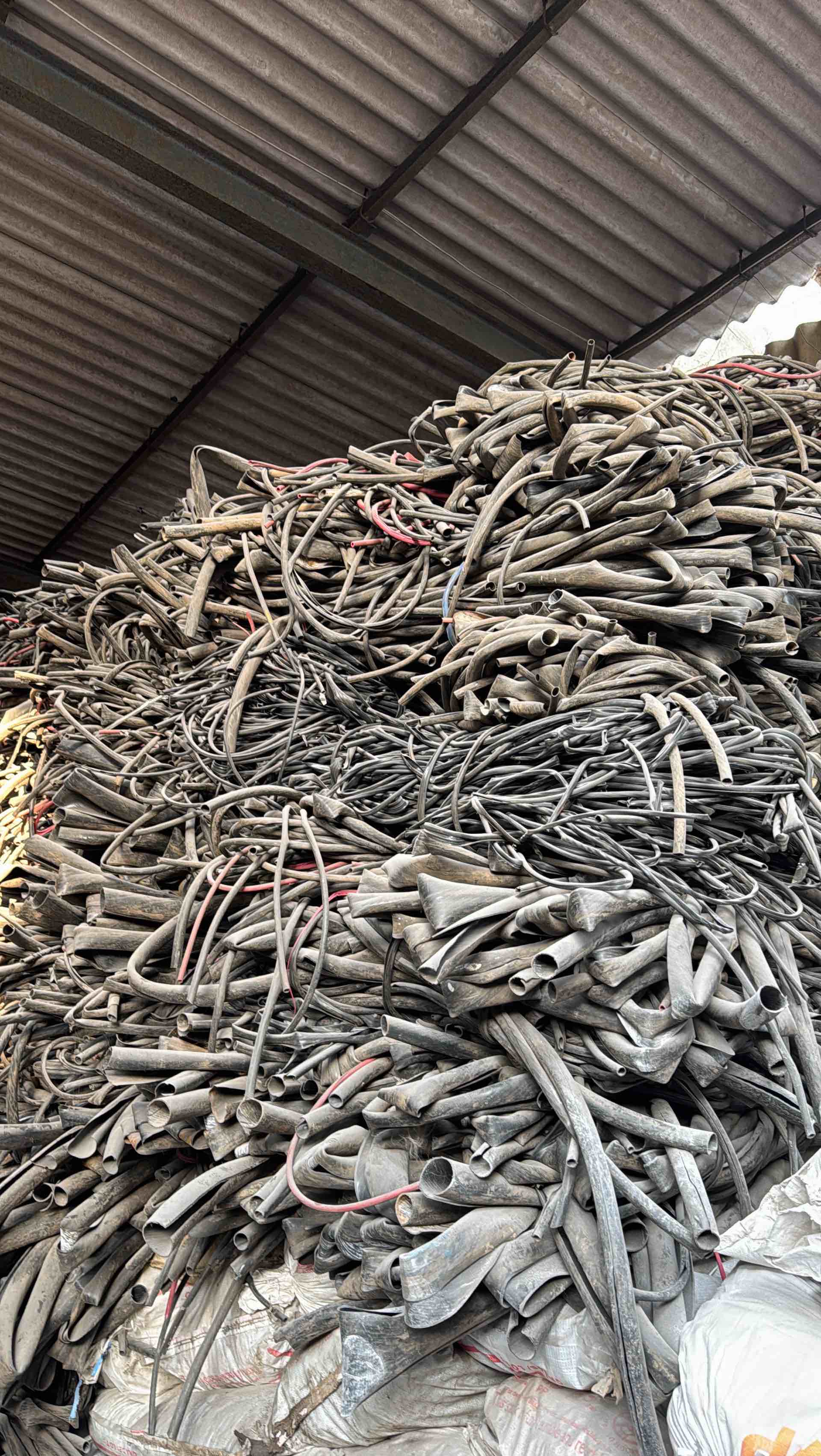 SOFT PVC CABLE GRADE PVC Resin Grinding Lumps Injection Molding Cable Mix Scrap vapi gujarat india Plastic4trade