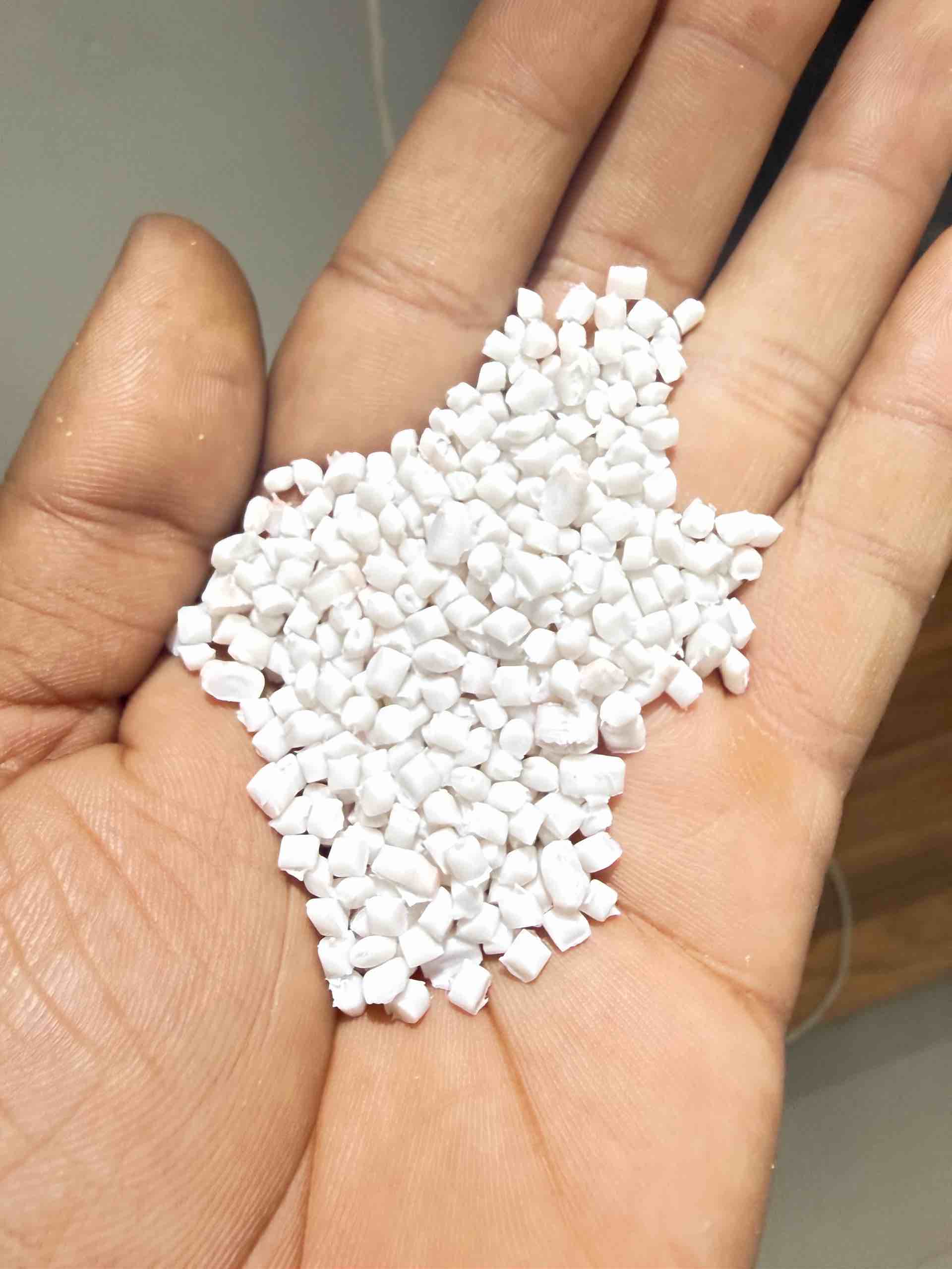 SUPER MILKY HDPE GRANULES HDPE Reprocess Granule Injection Molding surat gujarat india Plastic4trade