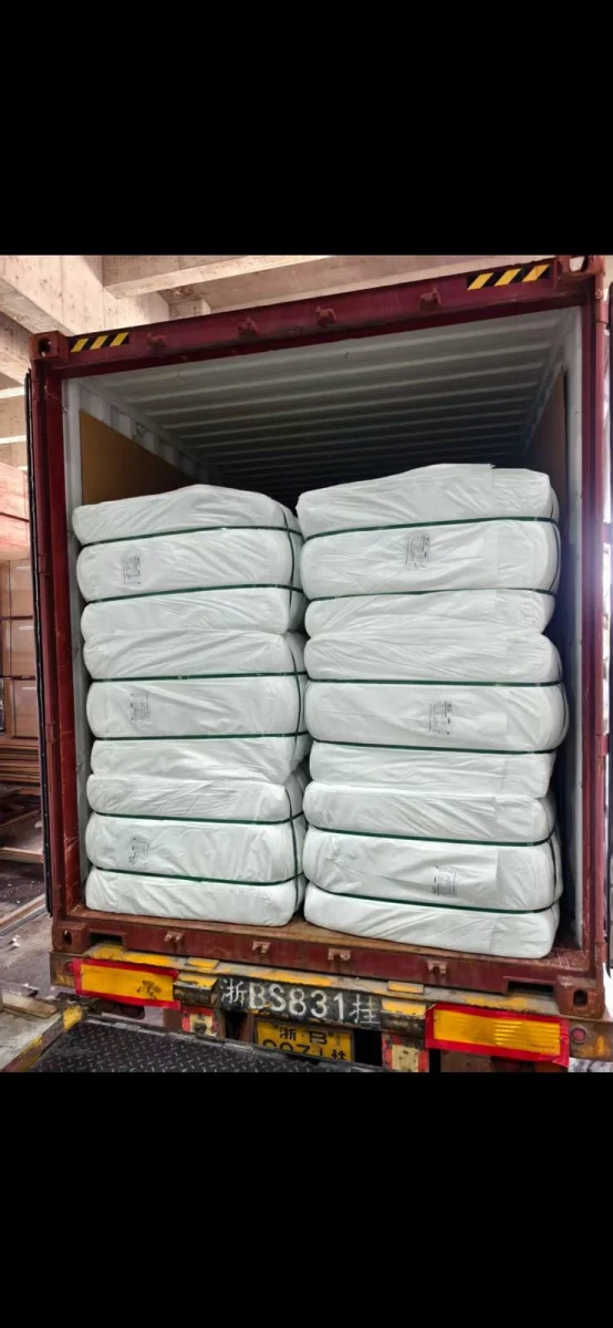 VIRGIN LOW MELT POLYESTER FIBER: * 4D × 51 MM POLYESTER Plastic4trade