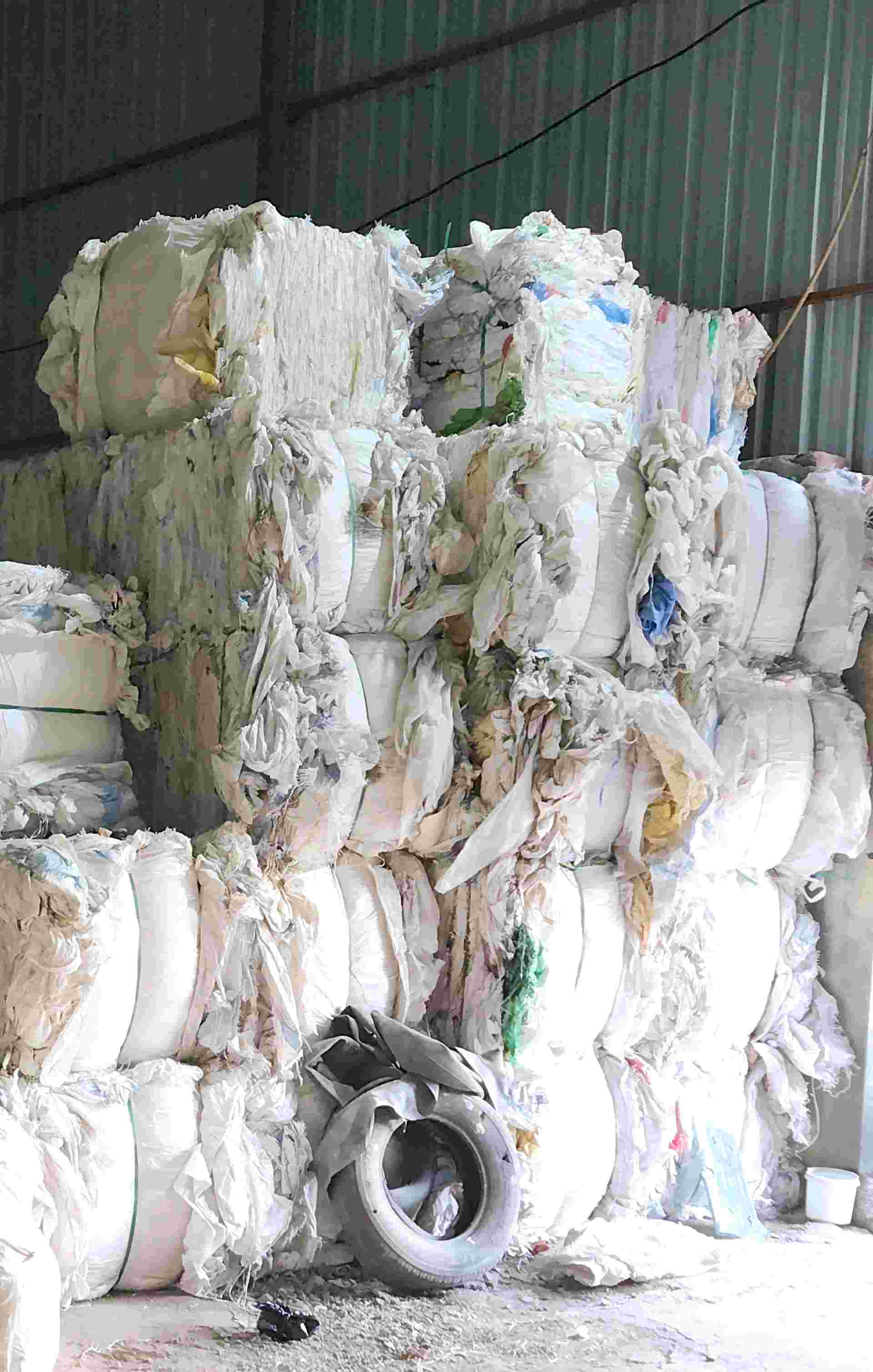 WHITE RAFFIA HDPE Scrap Mix Scrap surat gujarat india Plastic4trade