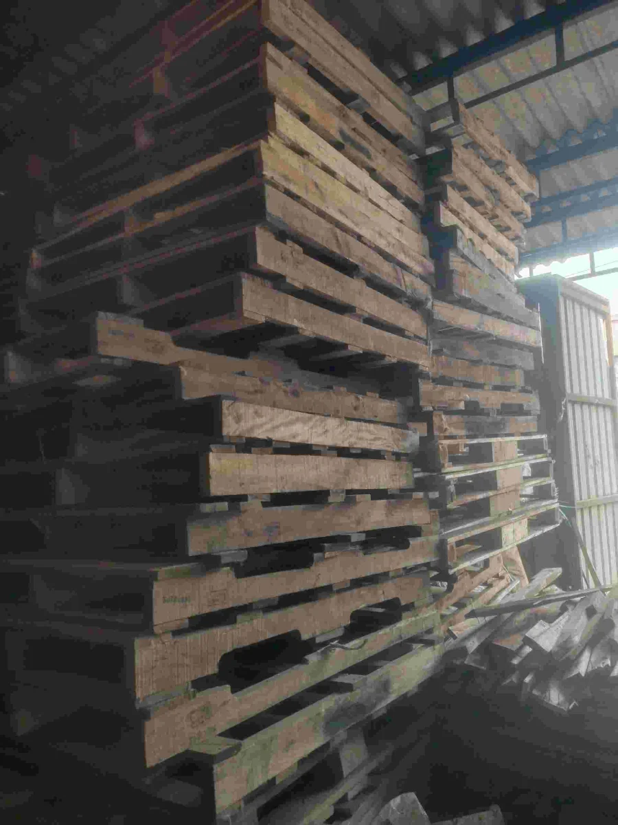 WOODEN PALLET Plastic Waste Scrap Mix Scrap surat gujarat india Plastic4trade