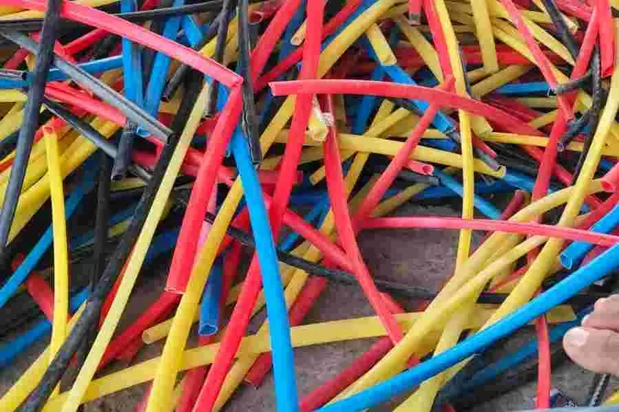 XLPE  BLACK CABLES SCRAP  Scrap Blow surat gujarat india Plastic4trade